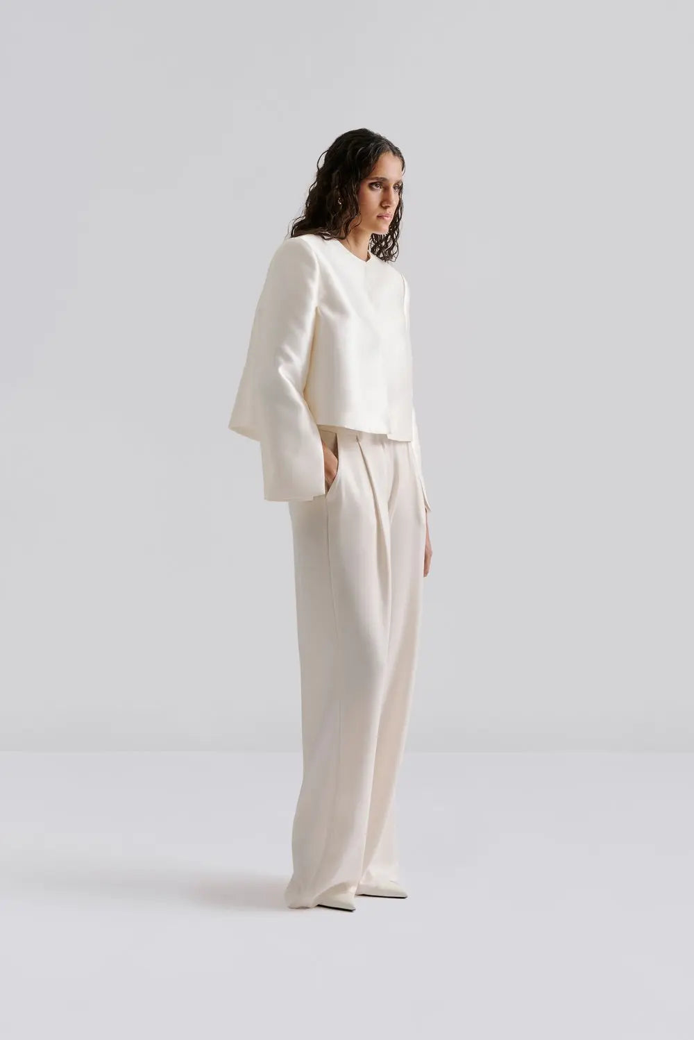 Ruthie Cropped Sleeve