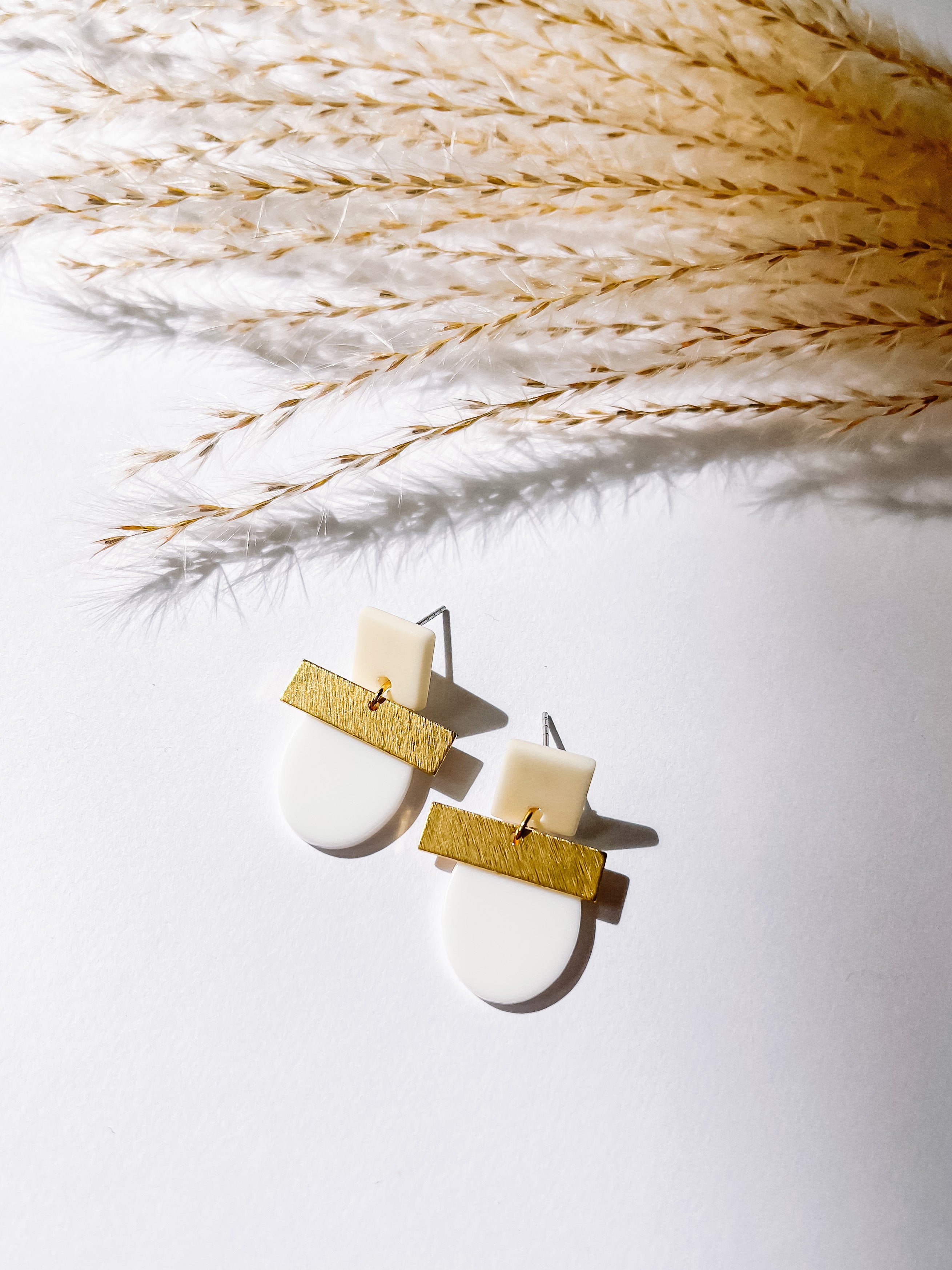 Claudette white gold