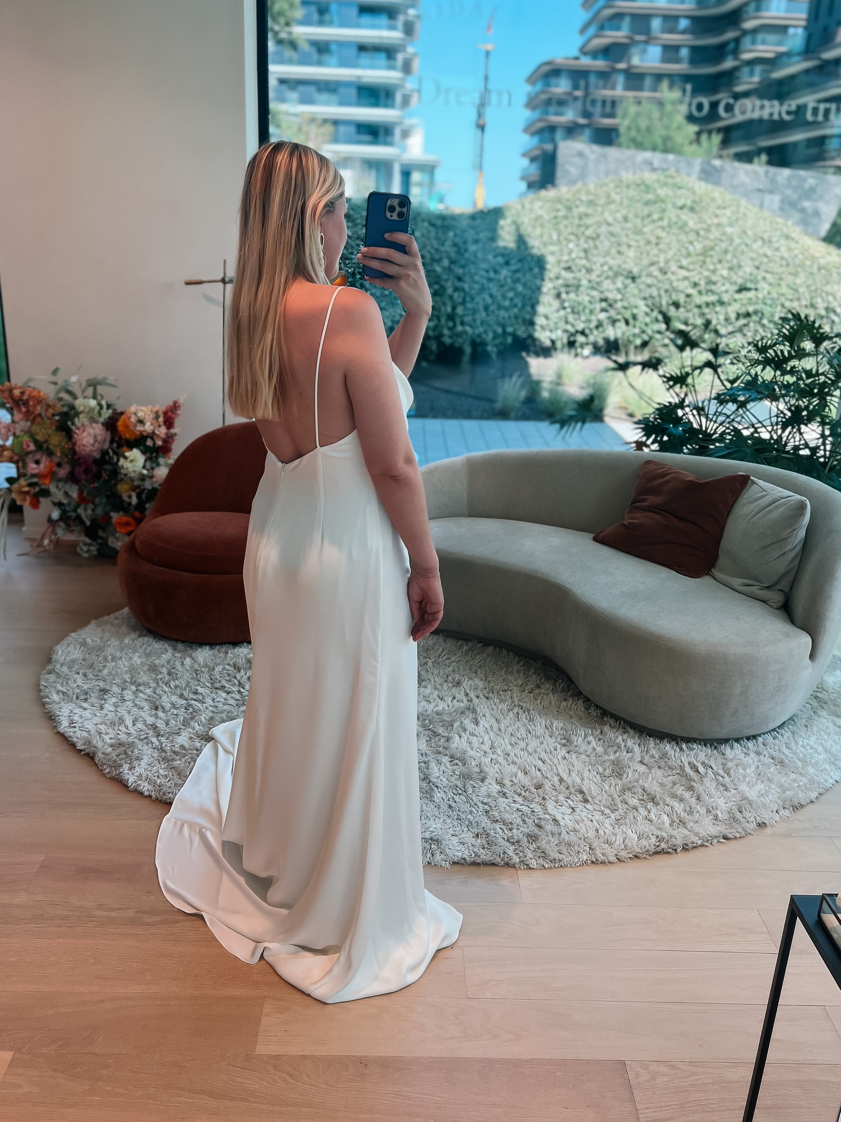 O gown