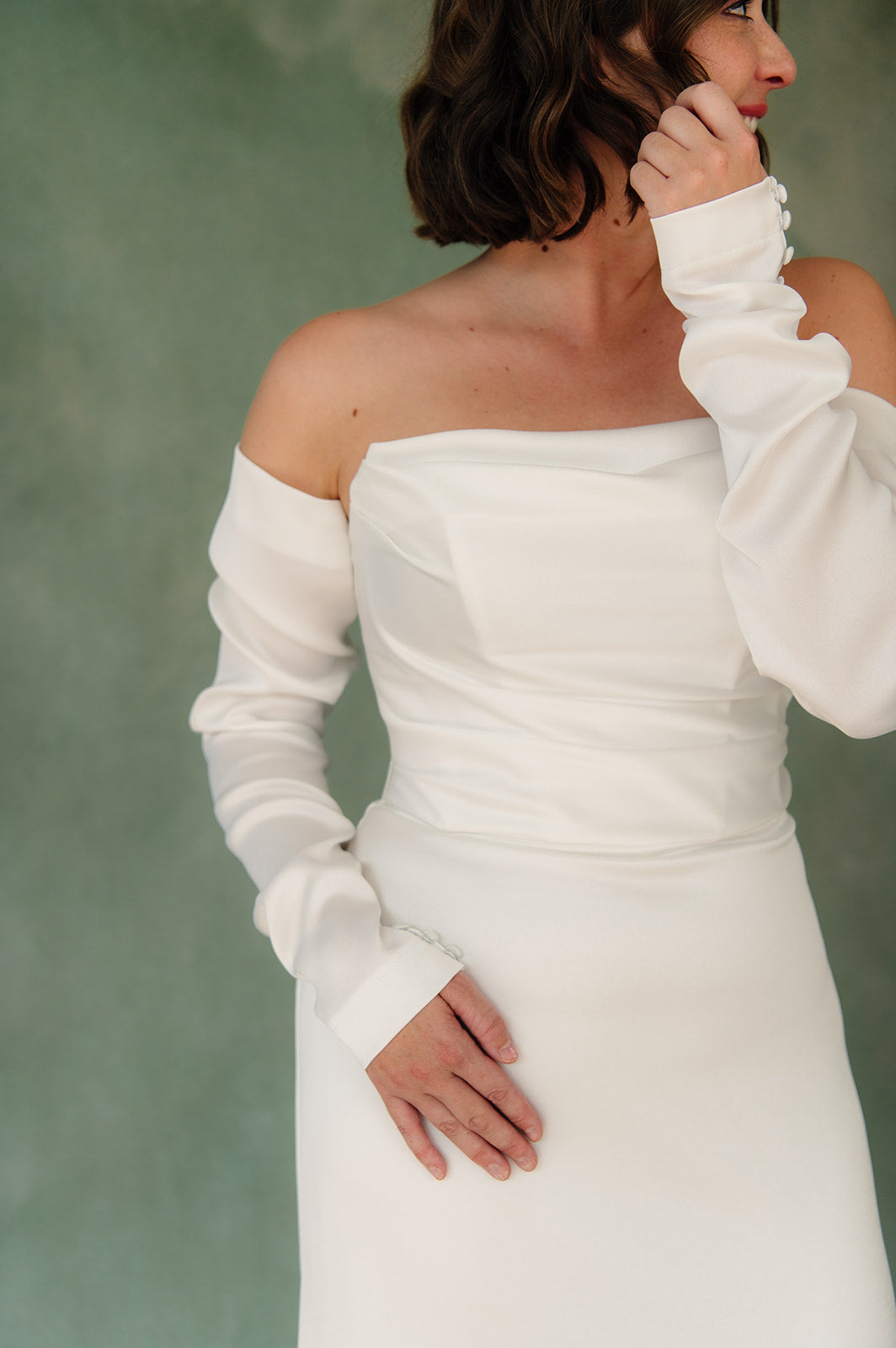 Artemide gown detachable long sleeves