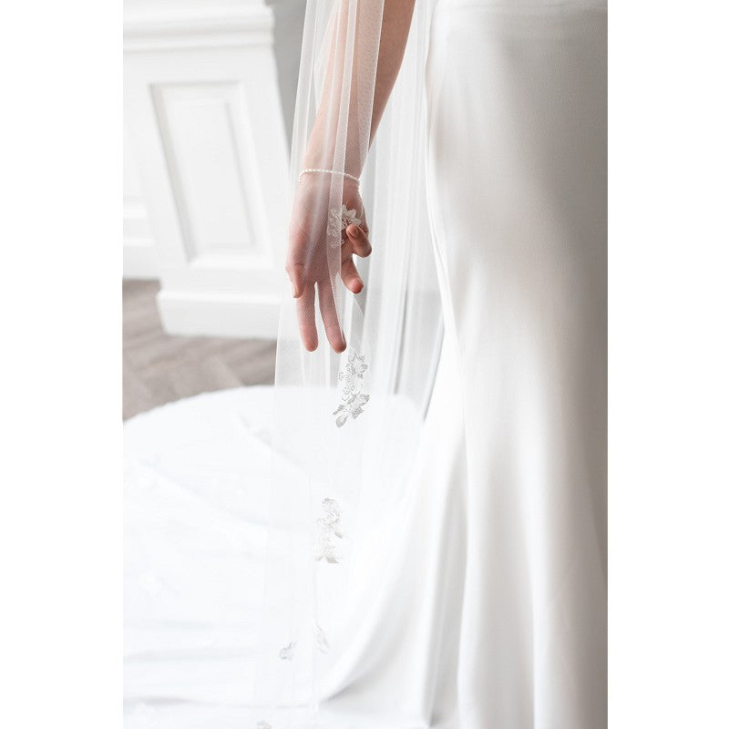 Riva veil