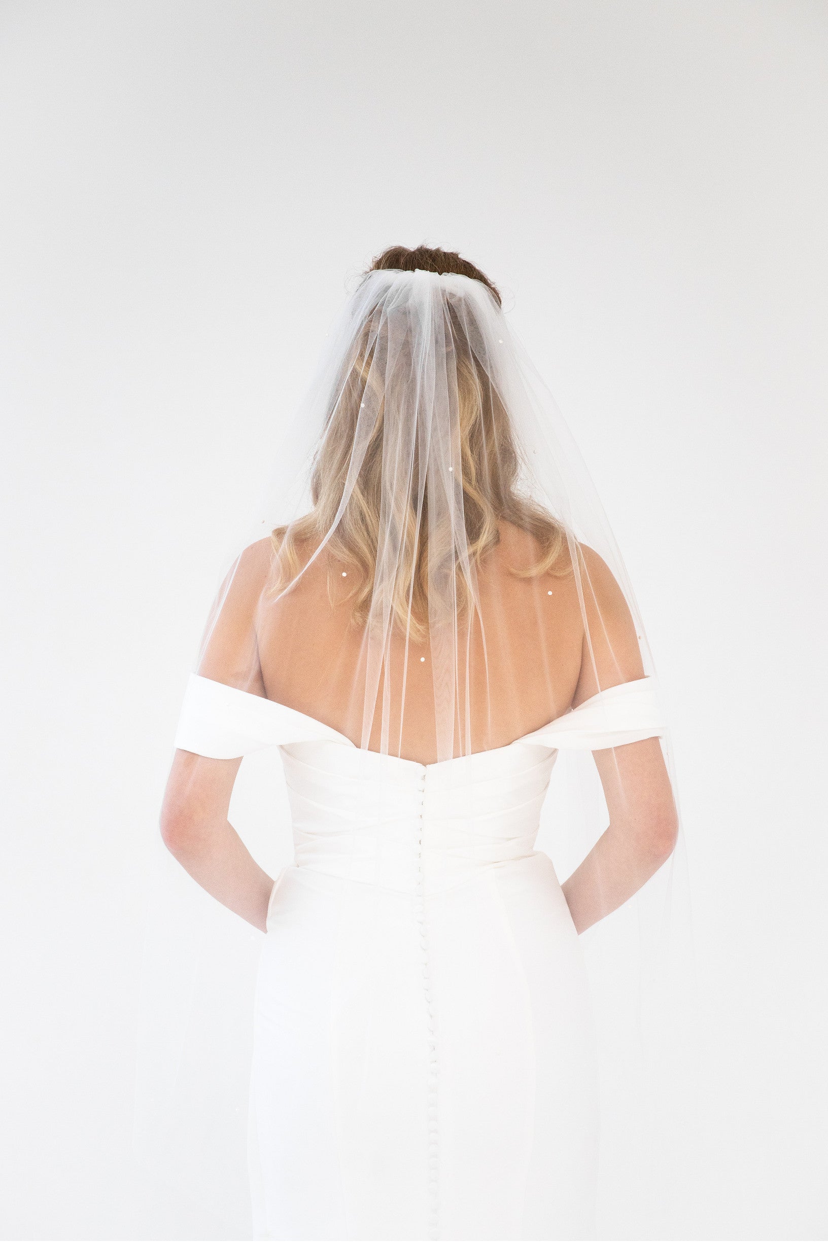Pearls spread veil