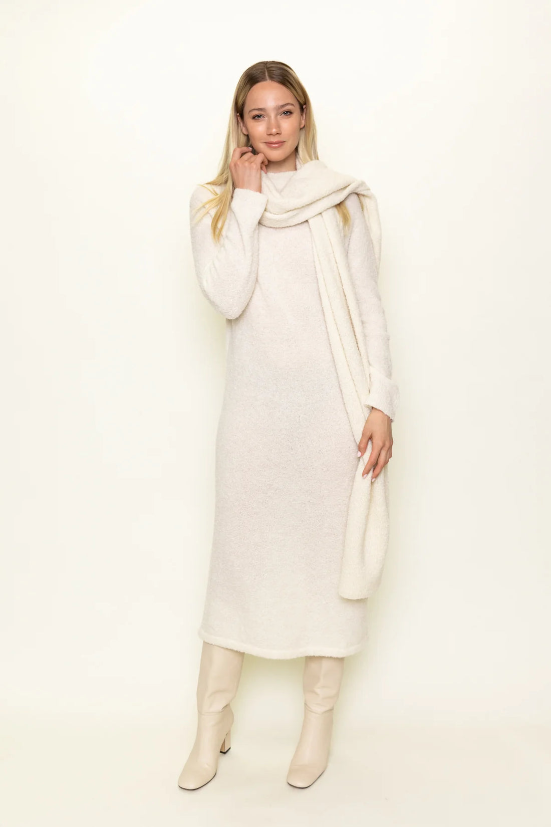 Roseanne Off White Scarf