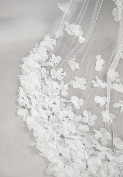 Ella veil