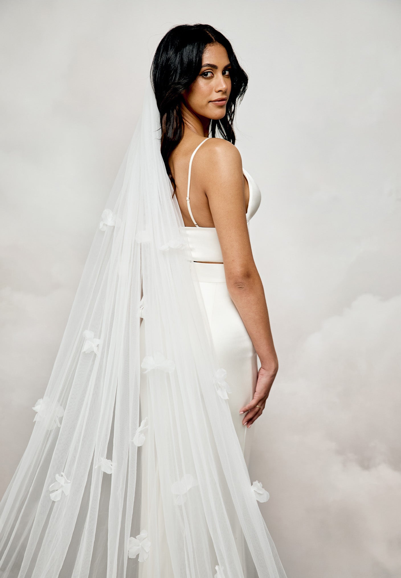 Ella veil