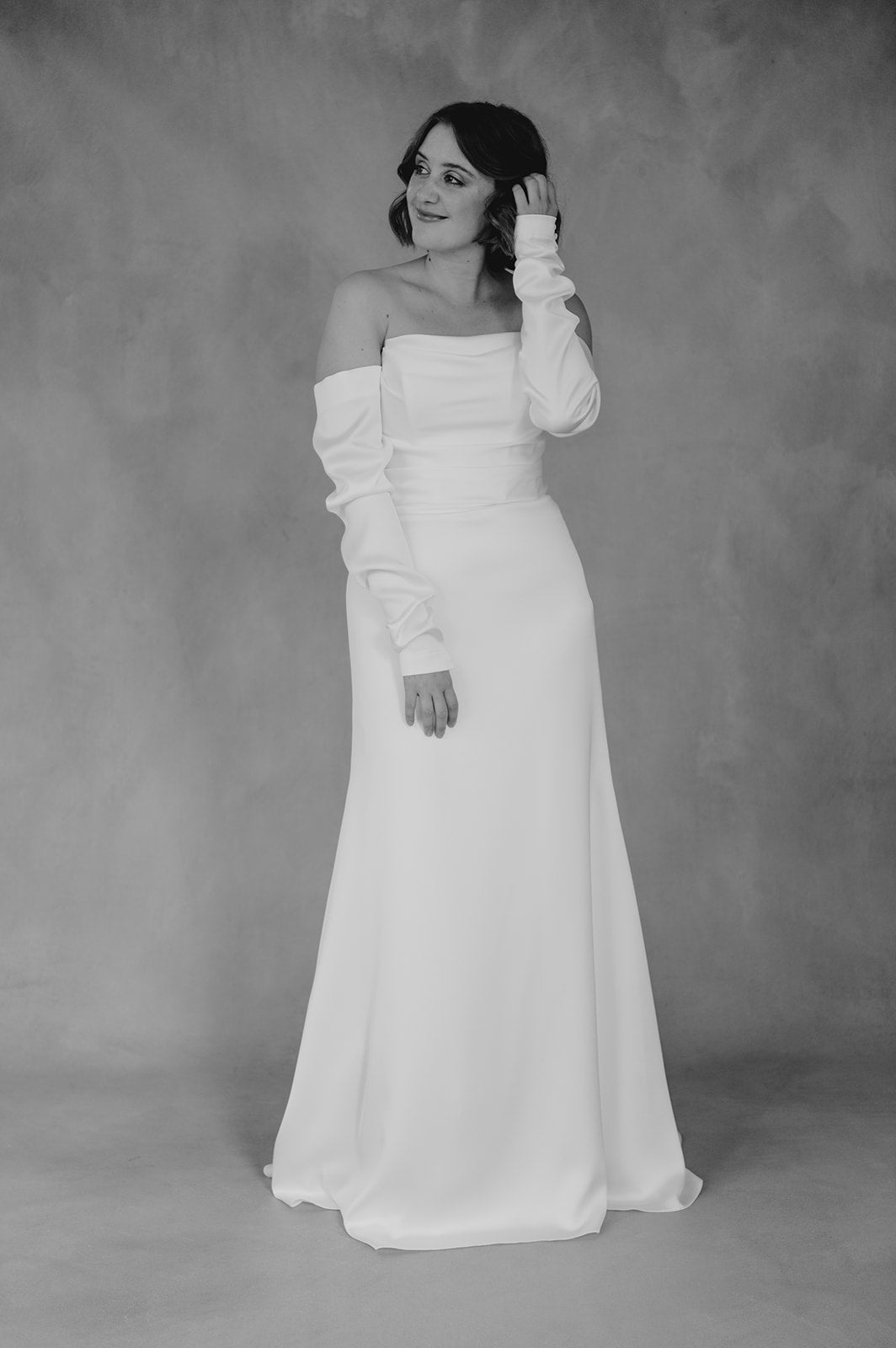 Artemide gown detachable long sleeves