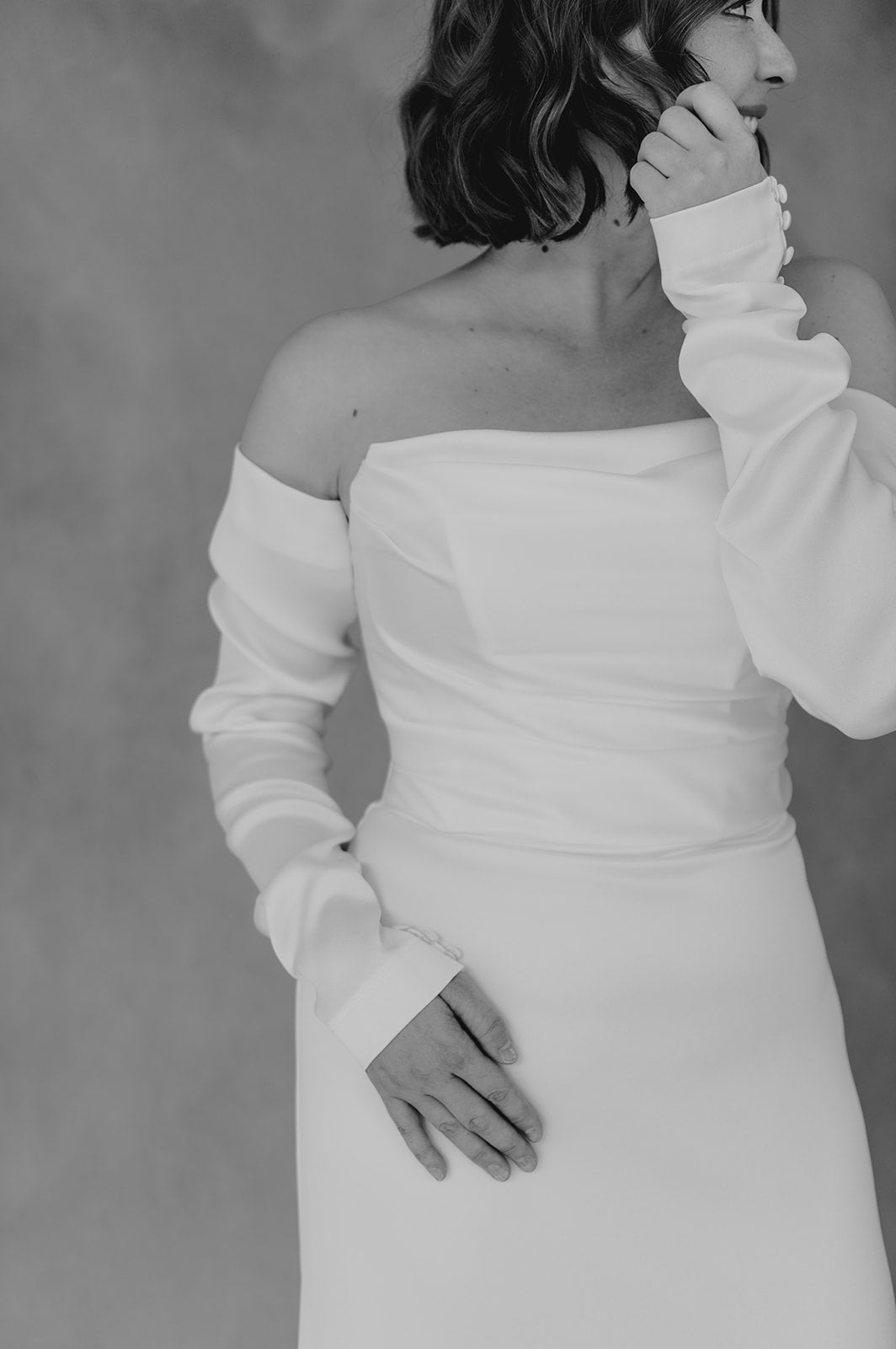Artemide gown detachable long sleeves