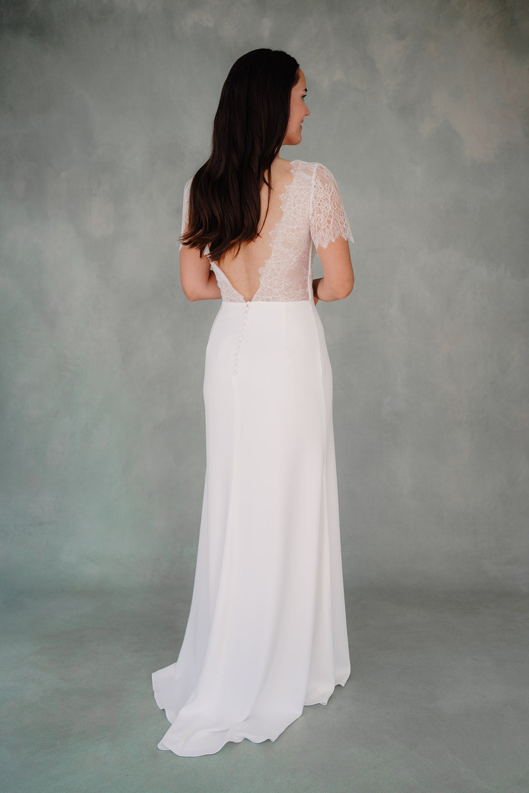 Nafi lace gown