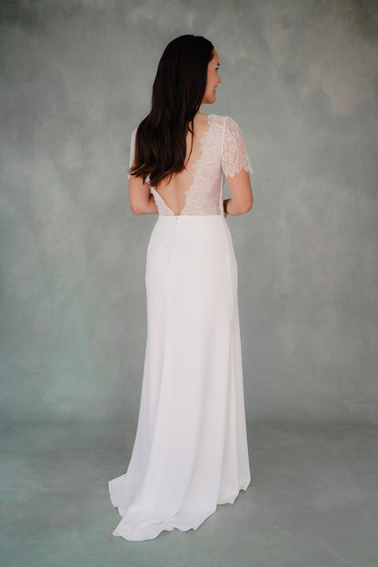 Nafi lace gown