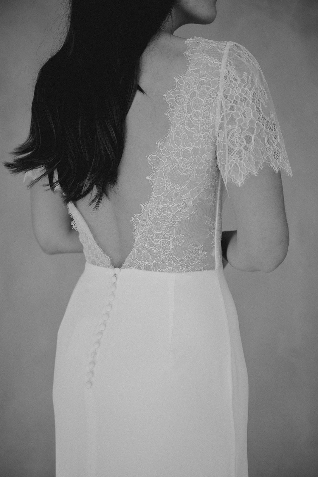Nafi lace gown
