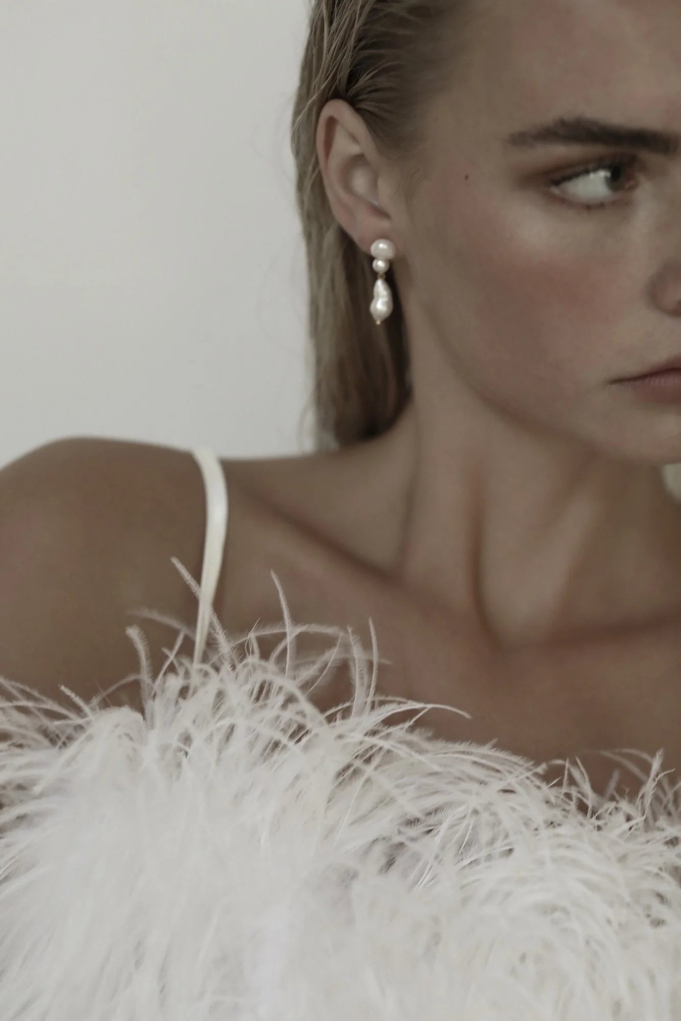 Double pearl baroque drops