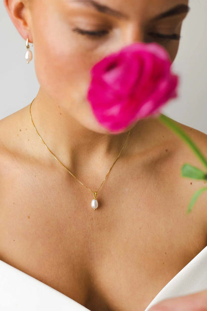 Julie Pearl necklace small goud