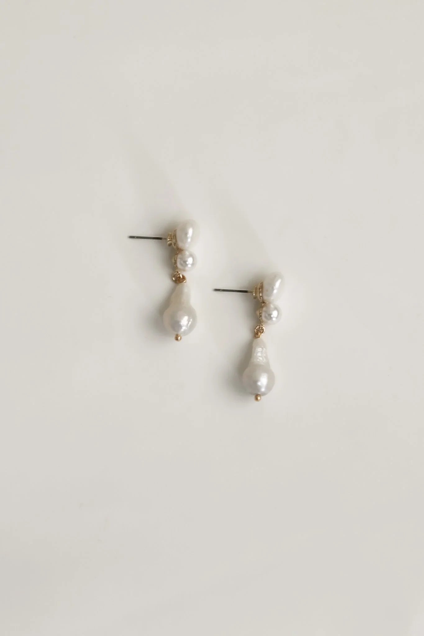 Double pearl baroque drops